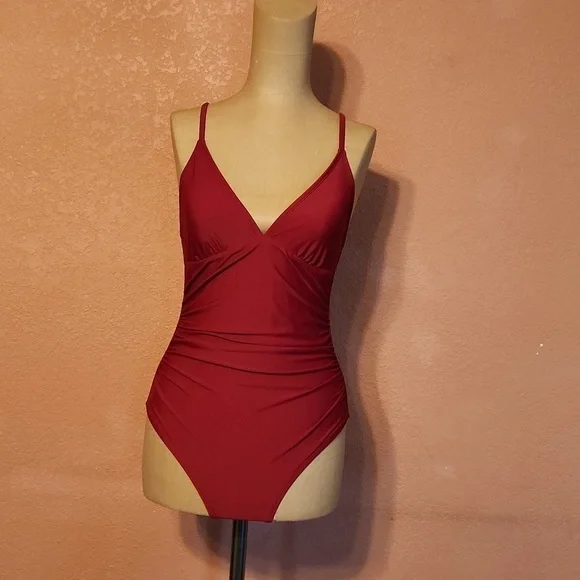 NEW Sangria Burgundy Maroon one piece swimsuit Size S swim Beach Pool Travel - Picture 5 of 9